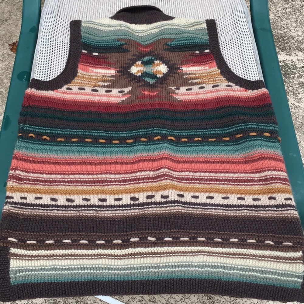 Aztec Design Vest - Picture 4 of 5